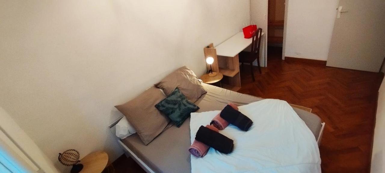 Appartement Spacieux Avec Parking Gratuit Сет Екстериор снимка